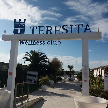Teresita Wellness Club Apartment Viareggio Bagian luar foto