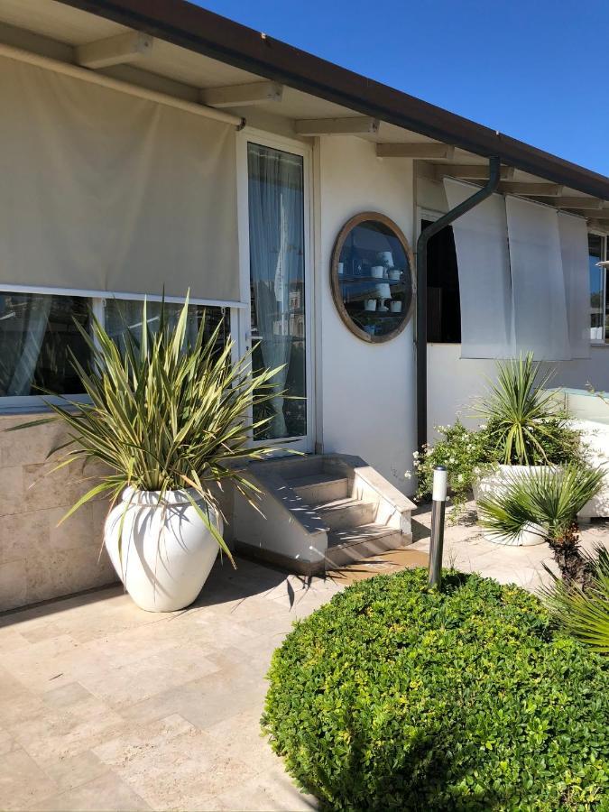 Teresita Wellness Club Apartment Viareggio Bagian luar foto