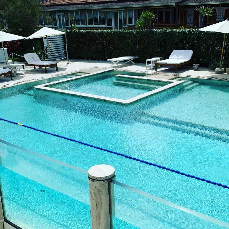 Teresita Wellness Club Apartment Viareggio Bagian luar foto