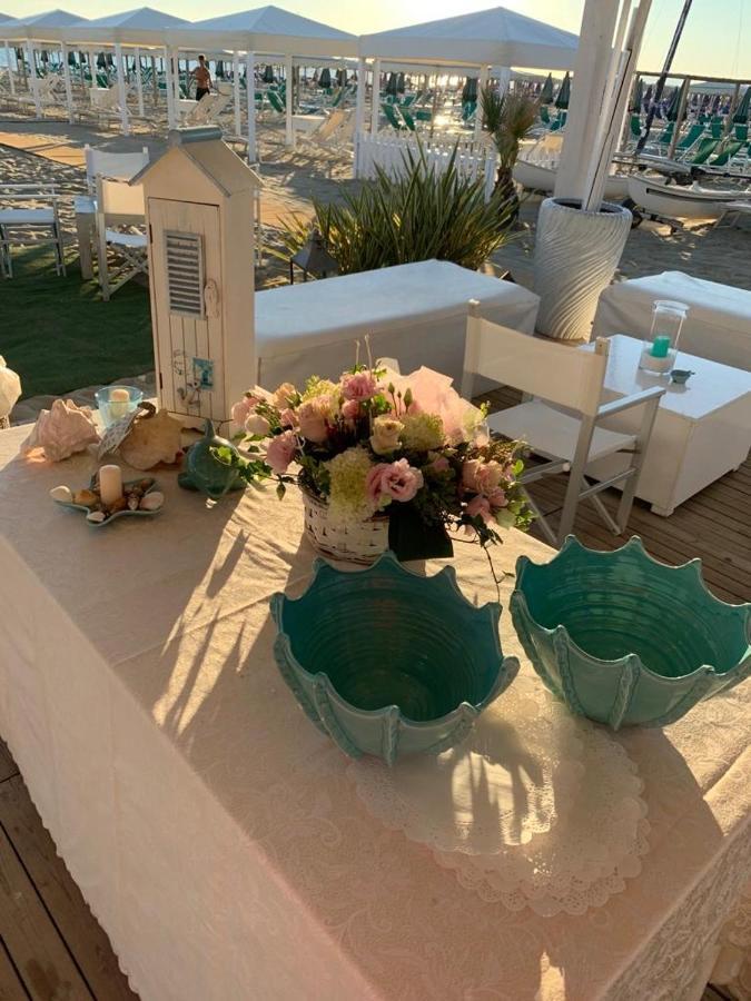 Teresita Wellness Club Apartment Viareggio Bagian luar foto
