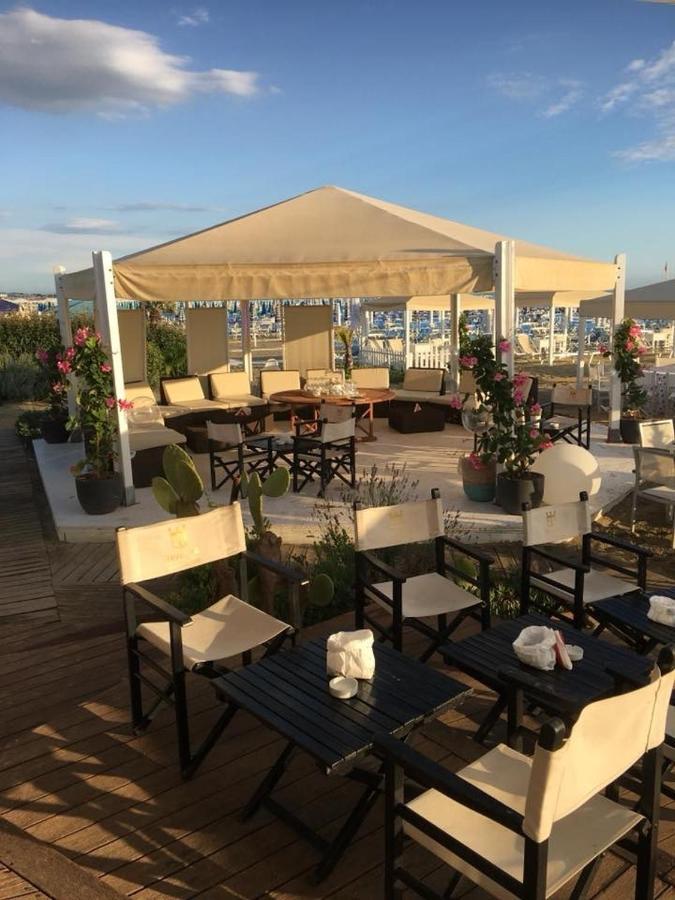 Teresita Wellness Club Apartment Viareggio Bagian luar foto