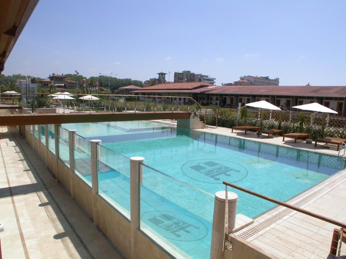Teresita Wellness Club Apartment Viareggio Bagian luar foto